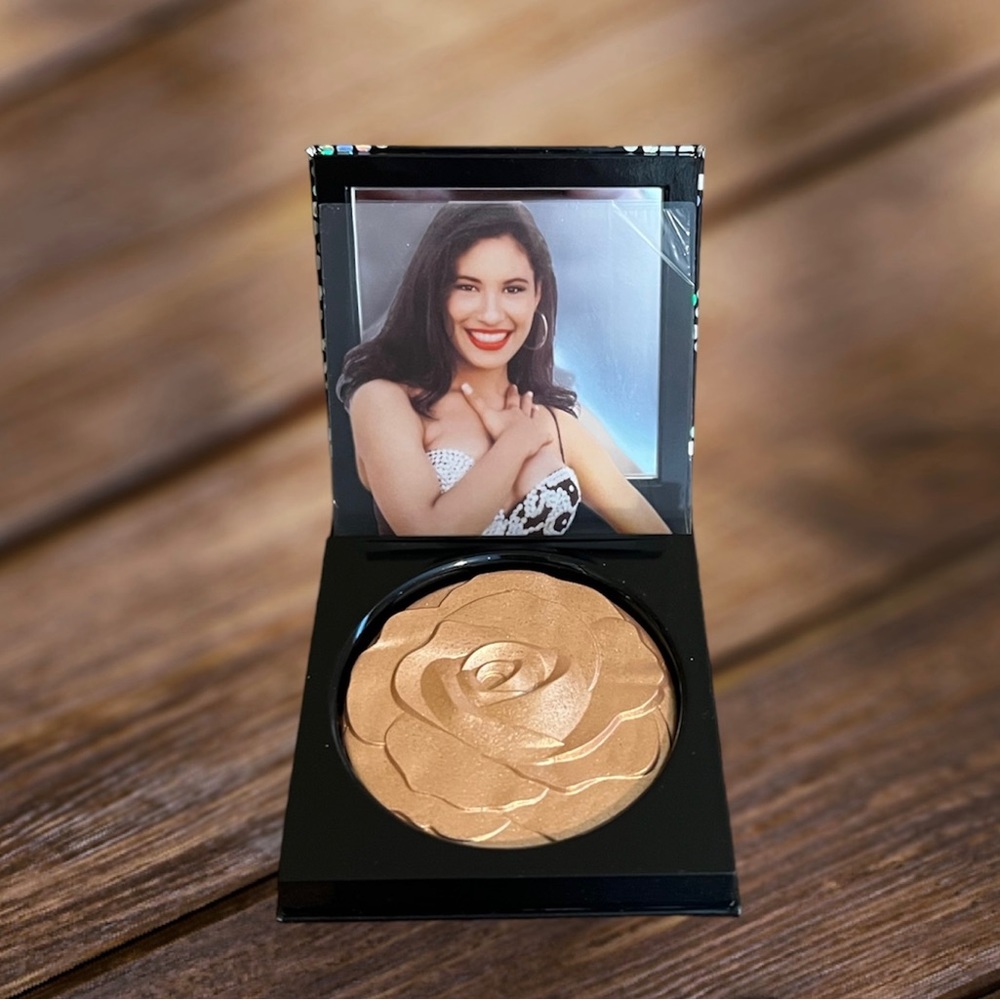 Selena highlighter